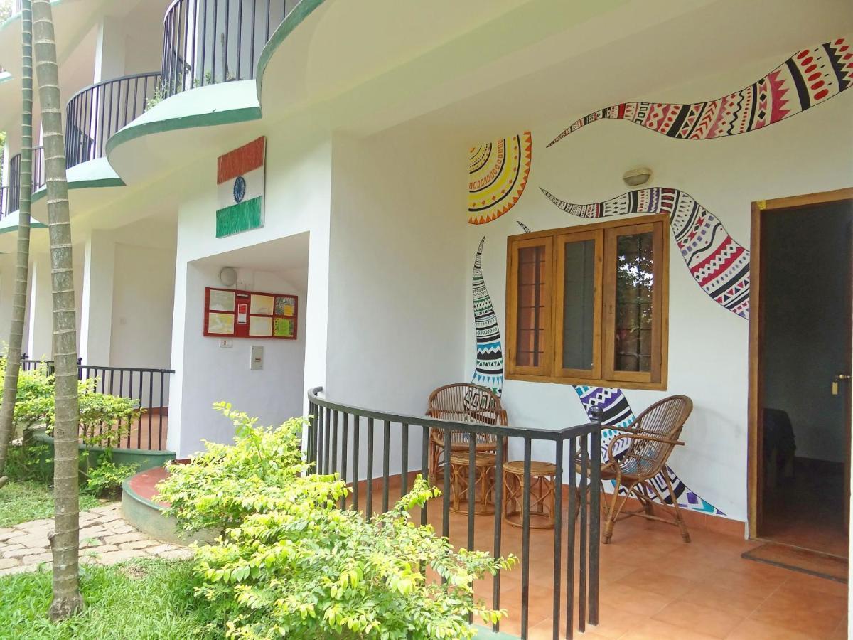 Hotel Chrissie's Thekkady