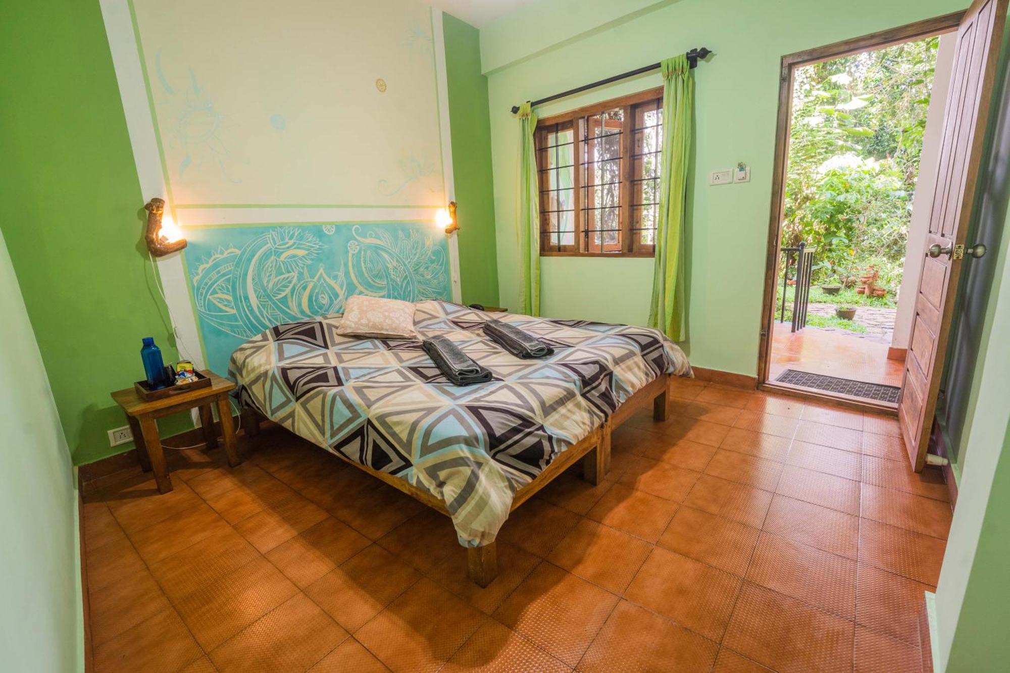 Hotel Chrissie's Thekkady