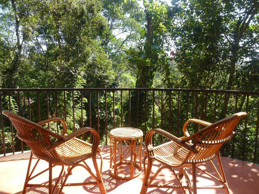 Hotel Chrissie's 3*